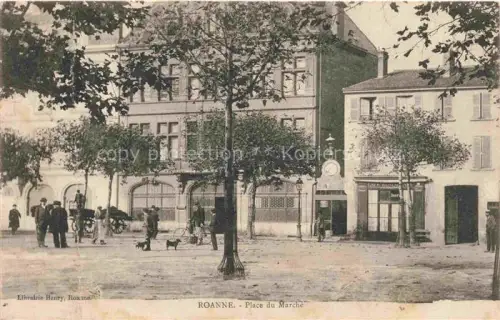 AK / Ansichtskarte ROANNE 42 Loire Place du Marché