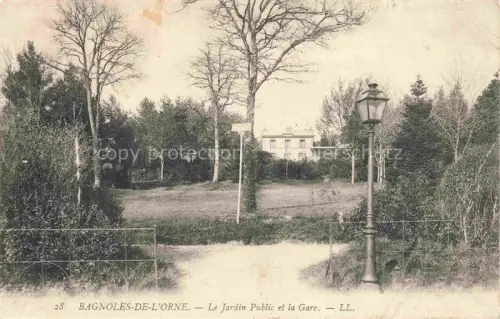 AK / Ansichtskarte Bagnoles-de-l Orne 61 Jardin Public Gare
