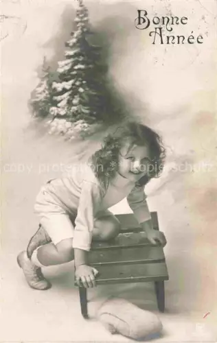 AK / Ansichtskarte Neujahr Annee New Year Weihnachten Maedchen 