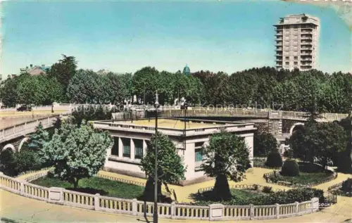 AK / Ansichtskarte ROANNE 42 Loire Le nouveau pont le petit square des Promenades et la pisciculture