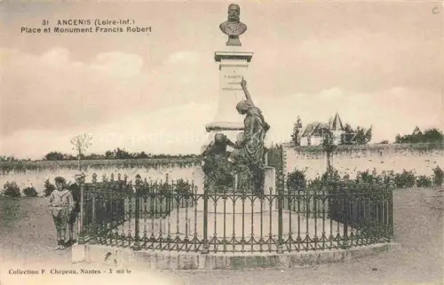 AK / Ansichtskarte ANCENIS 44 Loire-Atlantique Place et Monument Francis Robert