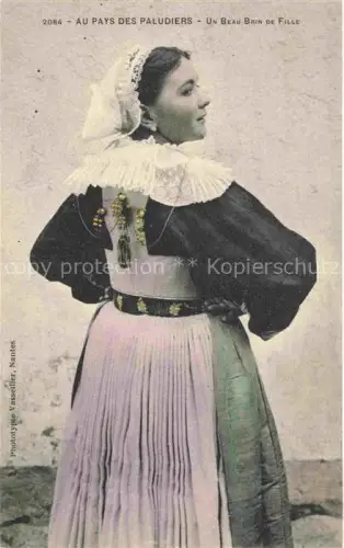 AK / Ansichtskarte Guerande Saint-Nazaire 44 Loire-Atlantique Au Pays des Paludiers Un Beu Bain de Fille