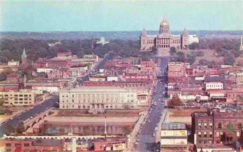 AK / Ansichtskarte Des Moines Iowa USA Aerial view from Equitable Tower of State Capitol and part of civic center