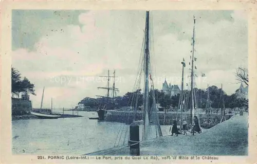 AK / Ansichtskarte PORNIC 44 Loire-Atlantique Le Port pris du Quai Le Ray vers le Mole et le Chateau