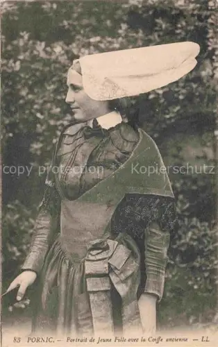AK / Ansichtskarte PORNIC 44 Loire-Atlantique Portrait de Jeune Fille avec la Coiffe ancienne