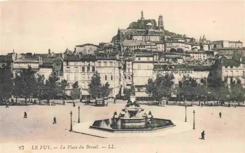 AK / Ansichtskarte LE PUY  en-Velay 43 Haute-Loire La Place du Breuil