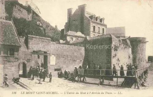 AK / Ansichtskarte Le Mont-Saint-Michel Entrée du Mont à l'arrivée du train