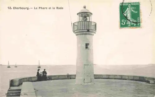 AK / Ansichtskarte CHERBOURG-Octeville 50 Manche Le phare et la rade