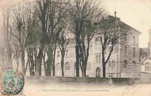 AK / Ansichtskarte Beaufort-en-Vallee ANGERS 49 Maine-et-Loire Ecole de Jeunes Filles