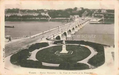 AK / Ansichtskarte TOURS 37 Indre-et-Loire Statue Descartes Pont Pierre Tranchee