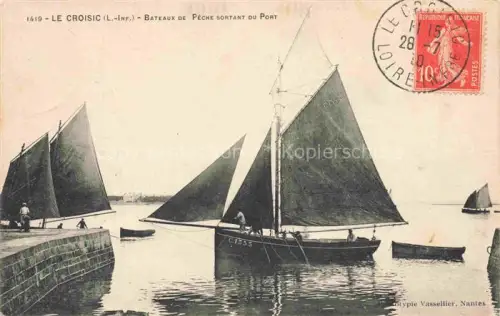AK / Ansichtskarte LE  CROISIC Saint-Nazaire 44 Loire-Atlantique Bateaux de Peche sortant du Port