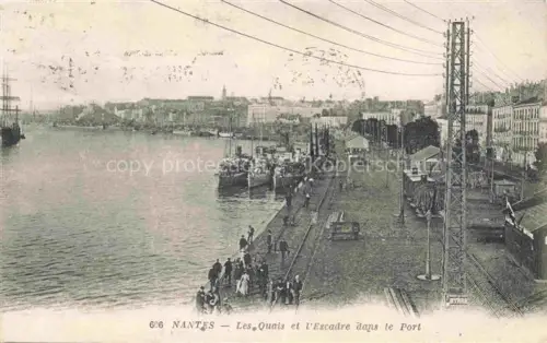 AK / Ansichtskarte NANTES 44 Loire-Atlantique Les Quais et l'Escadre dans le Port