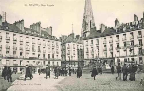 AK / Ansichtskarte NANTES 44 Loire-Atlantique Place Royale