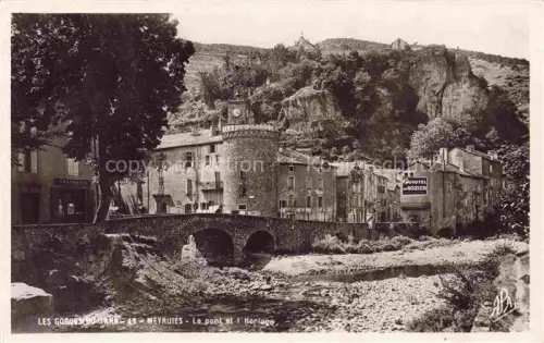 AK / Ansichtskarte Meyruies Meyrueis Florac 48 Lozere Les Gorges du Tarn Le pont et l'Horloge