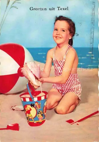 AK / Ansichtskarte TEXEL Nordholland NL Maedchen am Strand