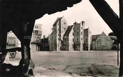 AK / Ansichtskarte Dives-sur-Mer LISIEUX 14 Calvados Abbaye vue des Halles