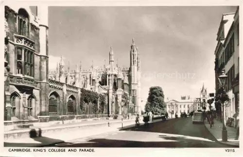 AK / Ansichtskarte Cambridge  Cambridgeshire UK Kings College and Parade