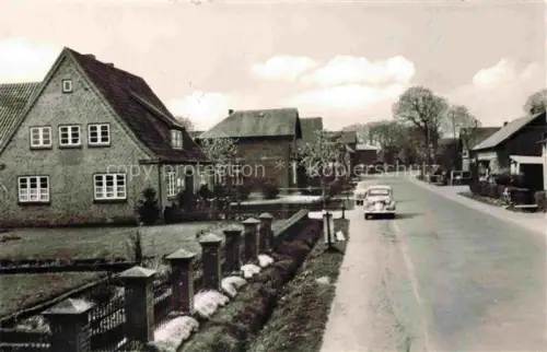 AK / Ansichtskarte Beringstedt Rendsburg-Eckernfoerde Schleswig-Holstein Strassenpartie Wohnhaeuser