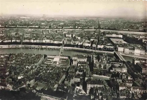 AK / Ansichtskarte LYON 69 Rhone Vue generale aerienne sur le Quartier Bellecour ou Cathedrale St Jean