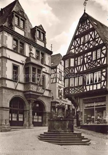AK / Ansichtskarte BERNKASTEL-KUES Berncastel Rheinland-Pfalz Brunnen Am Markt