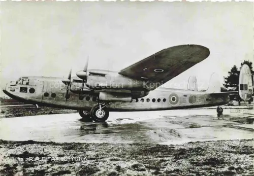 AK / Ansichtskarte Aviatik Flugwesen Airplanes-- Avro York Transport quadrimoteur Paris