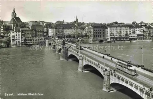 AK / Ansichtskarte STRAssENBAHN Tramway-- Basel Mittlere Rheinbruecke Pont 
