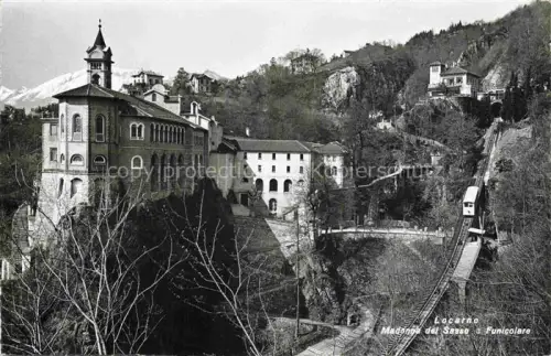 AK / Ansichtskarte Funicular Zahnradbahn Standseilbahn Furniculaire Rack Railway-- Locarno Madonna del Sasso Schweiz