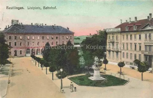 AK / Ansichtskarte REUTLINGEN BW Listplatz Denkmal Bahnhof