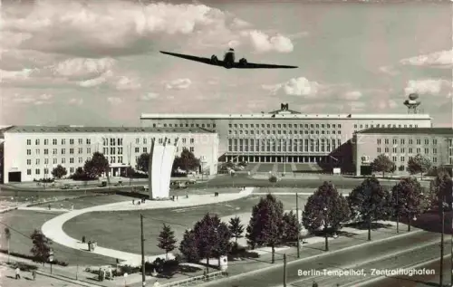 AK / Ansichtskarte Flughafen Airport Aeroporto Berlin Tempelhof 