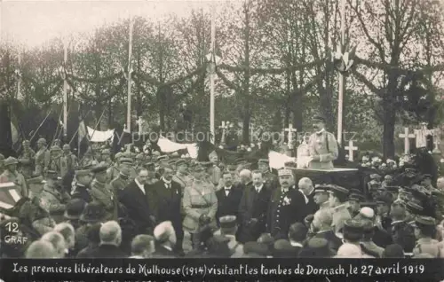 AK / Ansichtskarte Dornach  Mulhouse 68 Haut-Rhin Les premiers libérateurs de Mulhouse visitant les tombes de Dornach 1919