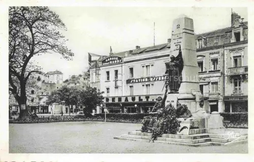 AK / Ansichtskarte LAVAL  53 Mayenne Monument aux Morts de la Grand Guerre