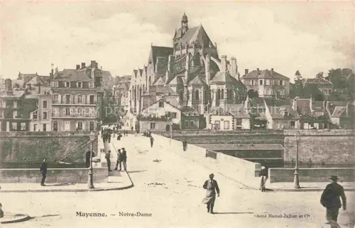 AK / Ansichtskarte Mayenne 53 Mayenne Notre Dame