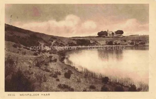 AK / Ansichtskarte Daun Vulkaneifel Rheinland-Pfalz Partie am Weinfelder Maar mit Kapelle Nr. 3502