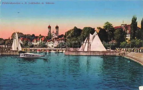 AK / Ansichtskarte FRIEDRICHSHAFEN Bodensee Jachthafen mit Schloss
