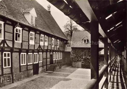 AK / Ansichtskarte Burg Dinklage Benediktinerinnenkloster St Scholastika Blick vom Apostelgang auf den Innenhof