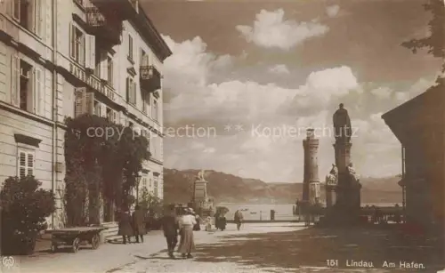 AK / Ansichtskarte LINDAU  Bodensee Bayern Partie am Hafen Denkmal
