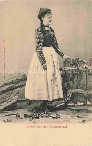 AK / Ansichtskarte Bregenzerwald Vorarlberg AT Tiroler Trachten