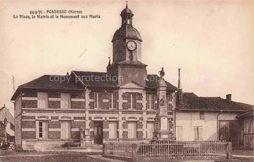 AK / Ansichtskarte Possesse Vitry-le-Francois 51 Marne La Place la Mairie Monument aux Merts
