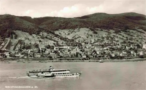 AK / Ansichtskarte Trechtlingshausen Trechtingshausen Mainz-Bingen Rheinland-Pfalz Rheinpartie mit Fahrgastschiff