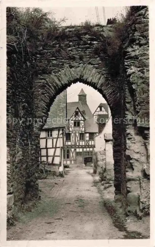 AK / Ansichtskarte Rhens Rhein Mayen-Koblenz Rheinland-Pfalz Tordurchblick auf Fachwerkhaus
