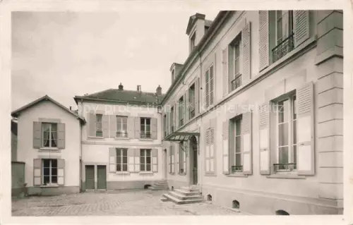 AK / Ansichtskarte Chateau-Thierry 02 Aisne La Cour de la Maison