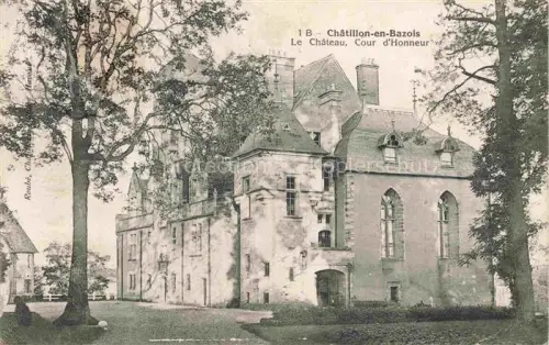 AK / Ansichtskarte Chatillon-en-Bazois Chateau-Chinon 58 Nievre Chateau Cour d Honneur