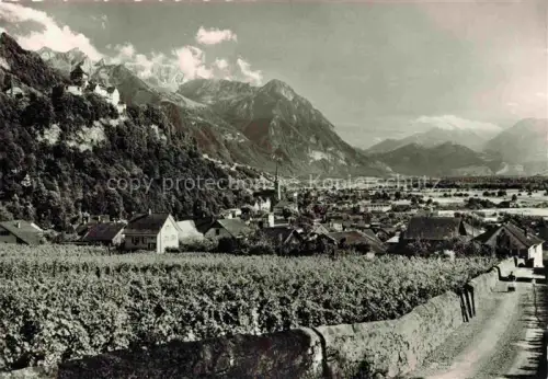 AK / Ansichtskarte Vaduz Liechtenstein FL Panorama mit Schloss Vaduz
