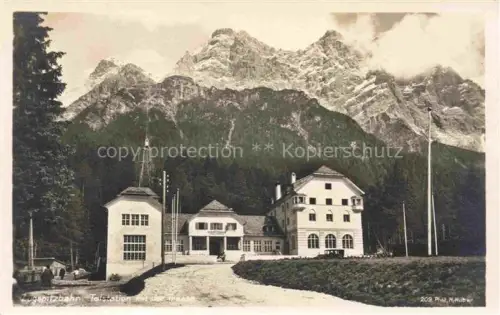 AK / Ansichtskarte Zugspitzbahn Garmisch-Partenkirchen Bayern Talstation mit der Trasse