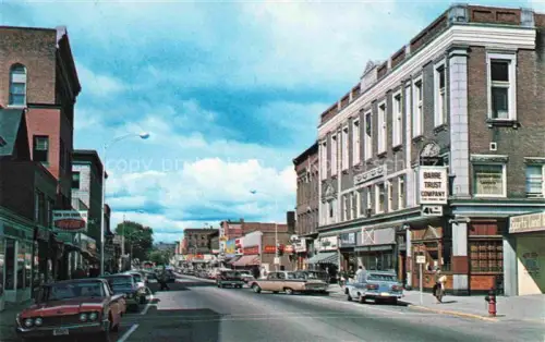 AK / Ansichtskarte Barre Vermont USA Main Street