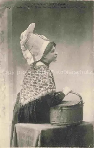 AK / Ansichtskarte ARGENTAN 61 Orne Coiffe et Costume de la Basse Normandie