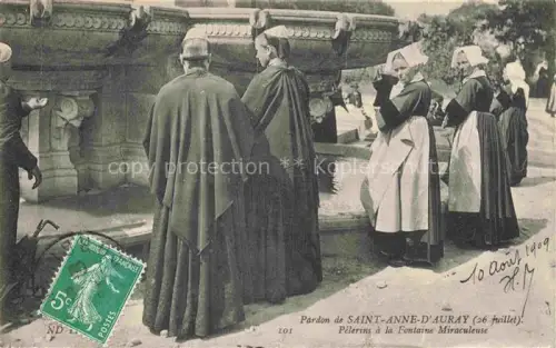 AK / Ansichtskarte Sainte-Anne-de-Auray LORIENT 56 Morbihan Pelerins Fontaine Miraculeuse
