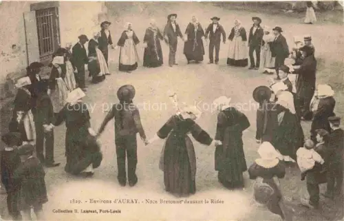 AK / Ansichtskarte Auray Lorient 56 Morbihan Bretonne dansant la Ridee
