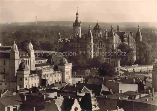 AK / Ansichtskarte SCHWERIN  Mecklenburg Panorama Blick vom Dom auf Schloss und Staatstheater