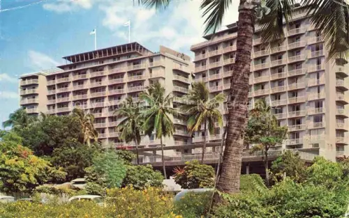 AK / Ansichtskarte Honolulu Hawaii USA The Reef Towers